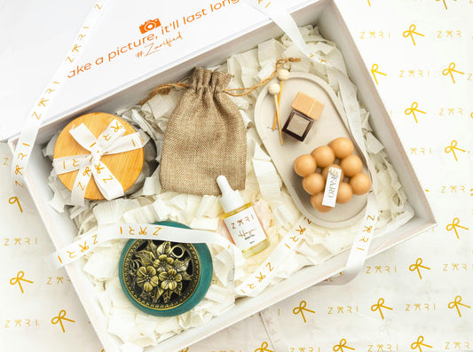 Themed gift boxes