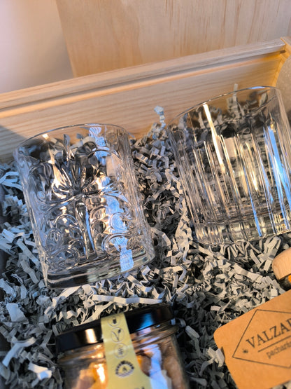 Caja Valzar Pacharan - vasos tallados